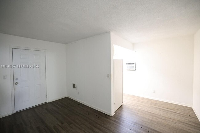 Foto del edificio - 2799 E 4th Ave