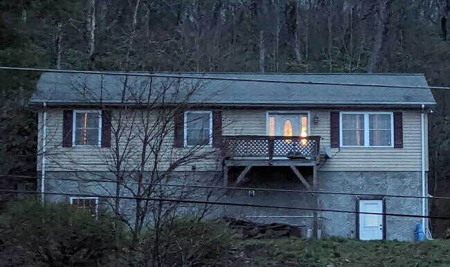 Front of house - 627 Edmisten Rd