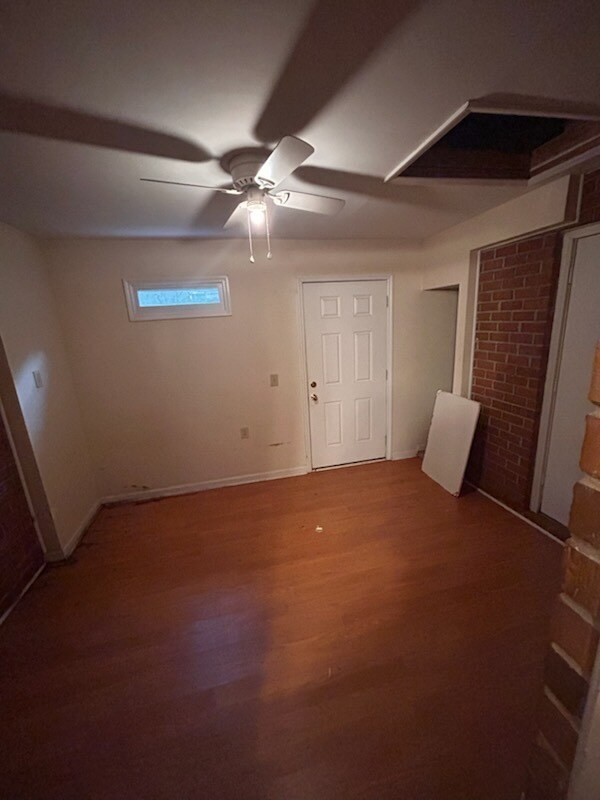 Foto del edificio - 3735 Oakwood Hills Dr