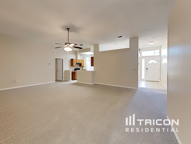 Building Photo - 3251 Deerfield Pointe Dr