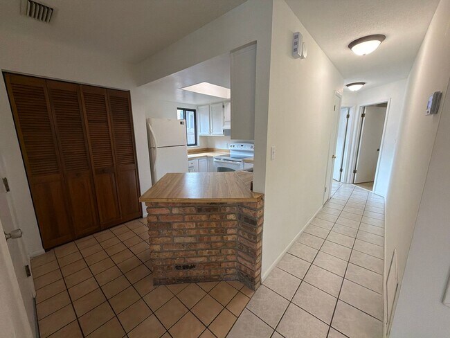 Foto del edificio - 3005 E Jefferson St
