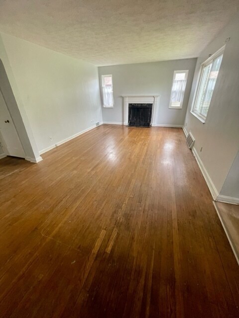 Foto del edificio - 4104 Lambert Rd