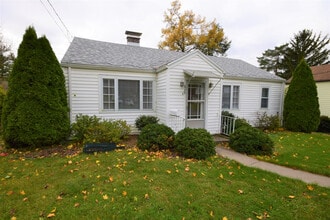 Building Photo - 868 N Allen St