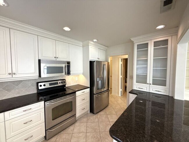 Foto del edificio - King John Condos