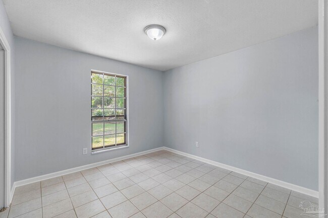 Foto del edificio - 7468 Brightwood St