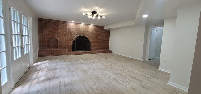 Building Photo - 12812 Bluet Ln