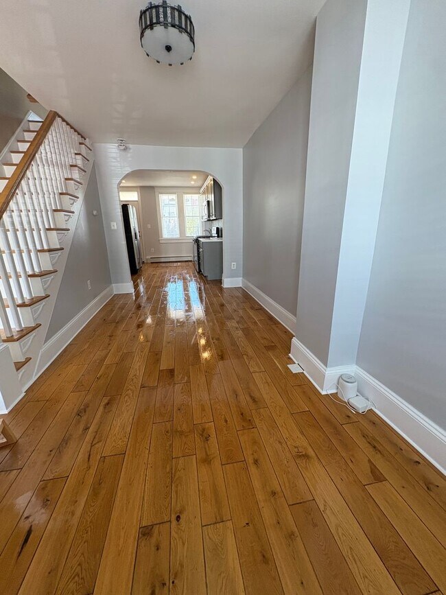 Foto del edificio - NEW Lower Price & AVAILABLE NOW  *  NUEVO PRECIO Más Bajo y DISPONIBLE AHORA!