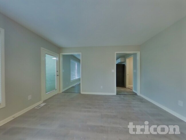 Foto del edificio - 1133 NE Banner Dr