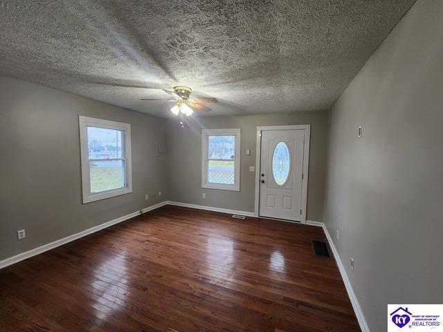 Building Photo - 809 Hawkins Dr