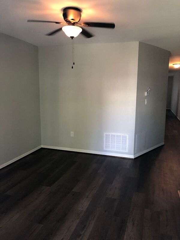 Building Photo - 2113 Maplewood Ave