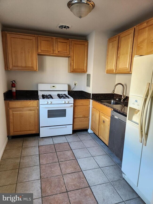 Building Photo - 4116 Mangalore Dr