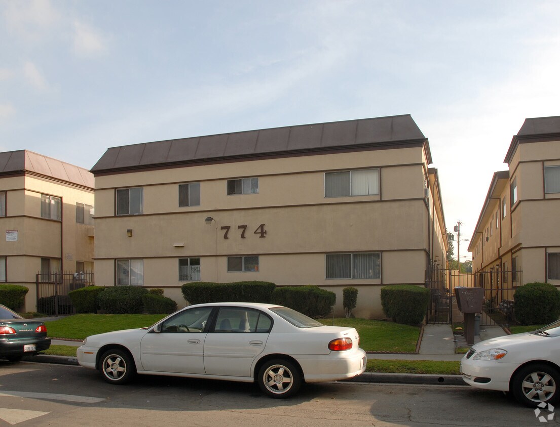 Gordon Manor Apartments Apartments in Pomona, CA