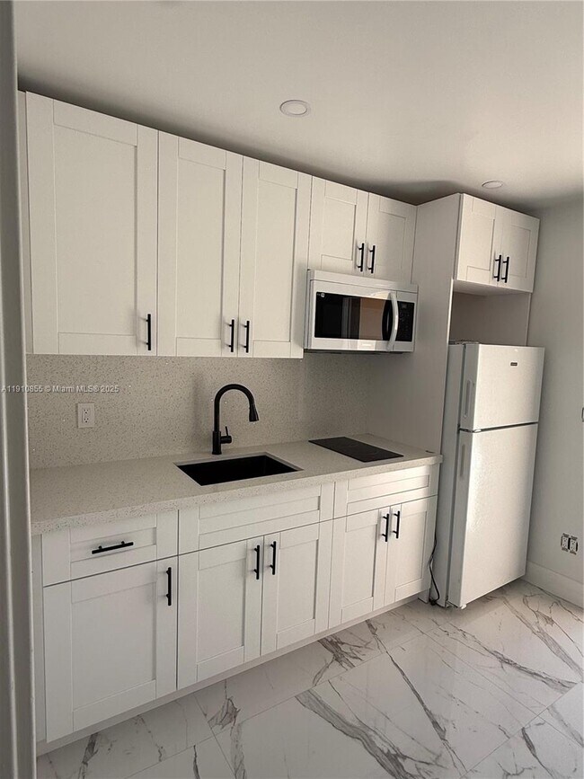 Foto del edificio - 9824 SW 26th Terrace