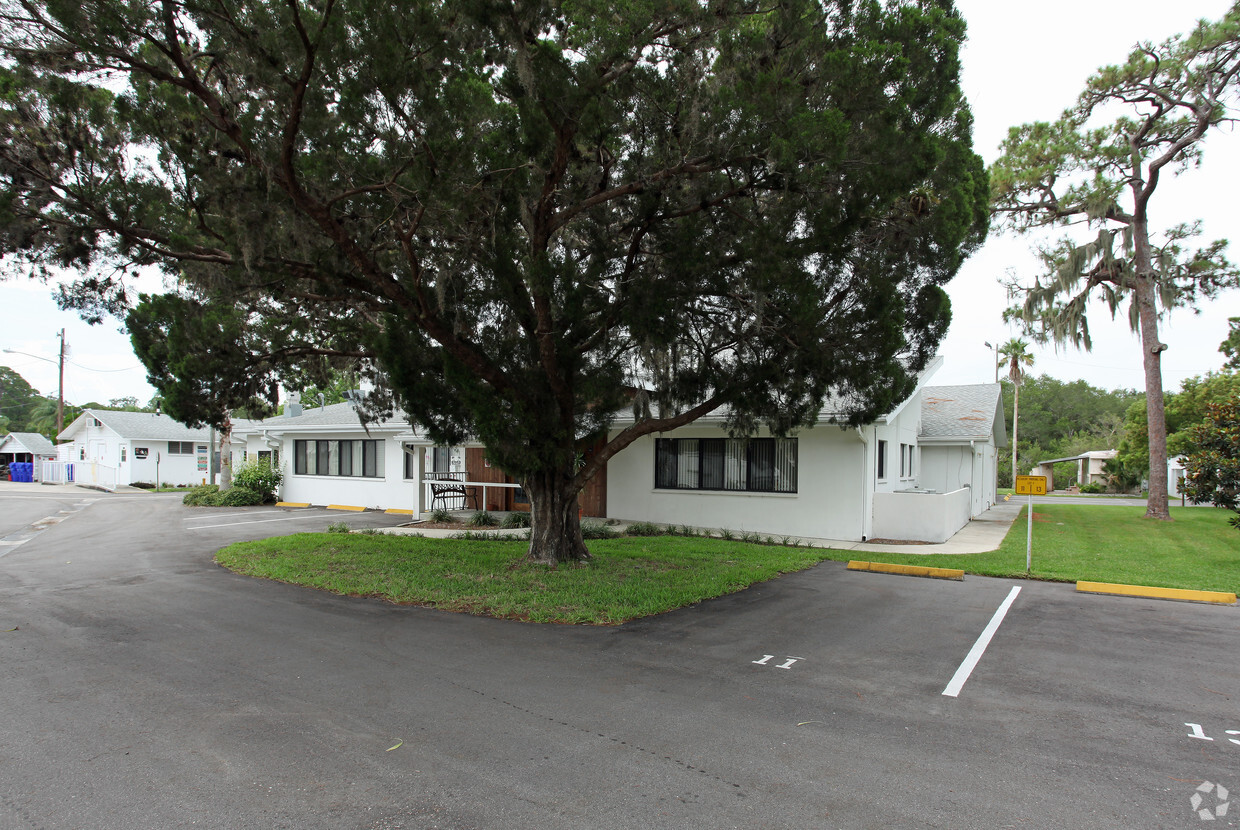 Primary Photo - Cedar Creek Court