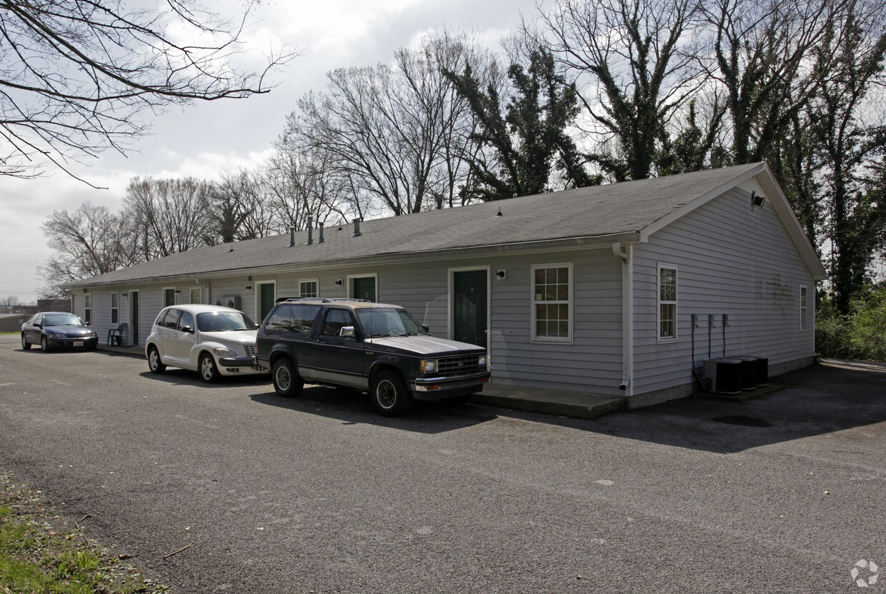 Building Photo - 1688 Hampshire Pike