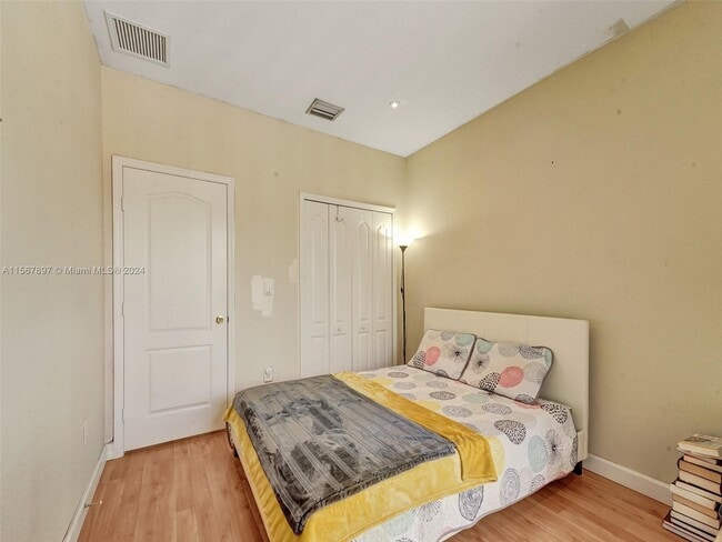 Building Photo - 14970 SW 9th Terrace