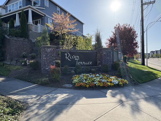 Foto del edificio - River Terrace Townhome
