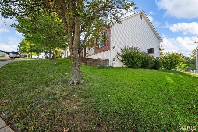 Foto del edificio - Desirable neighborhood, large 3 bed corner...