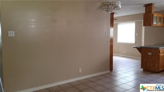 Foto del edificio - 1322 Summerwood Dr