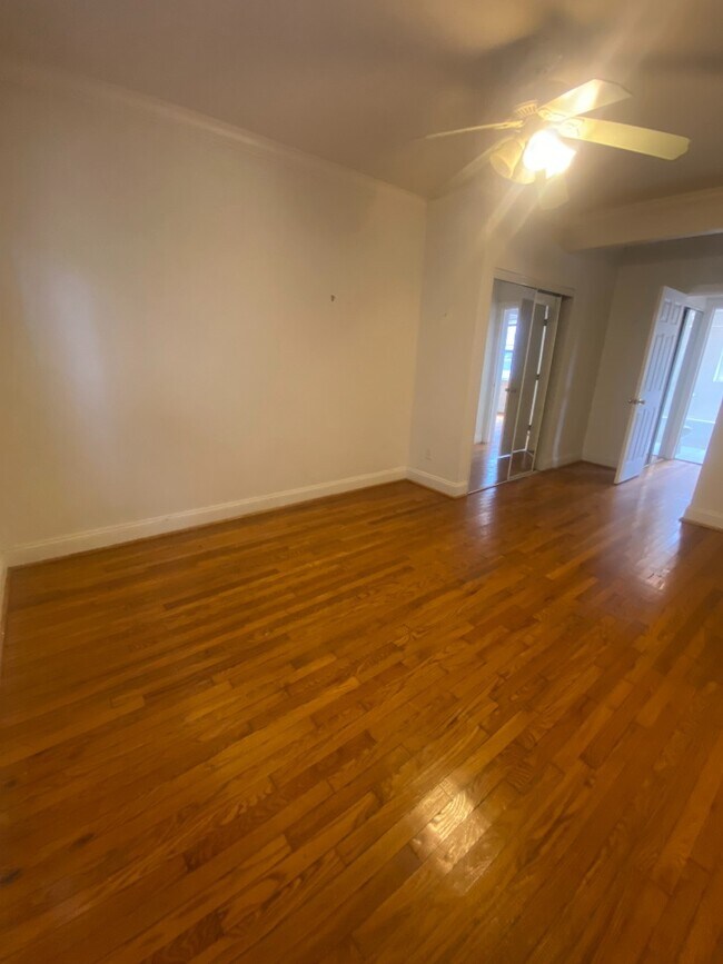 Foto del edificio - 7334-302 Forsyth Blvd