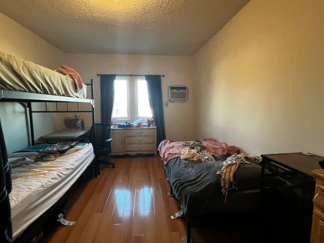 Foto del edificio - 4747 S Centinela Ave