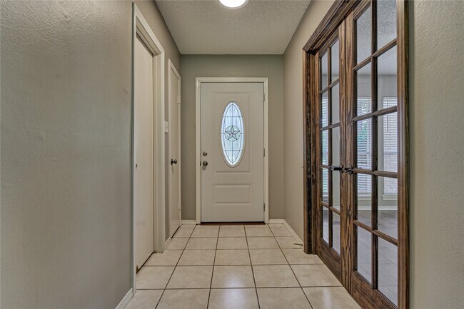 Foto del edificio - 3122 Village Park Dr