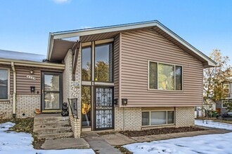Building Photo - 4725 S Acoma St