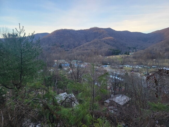 Building Photo - 260 Shuler Dr