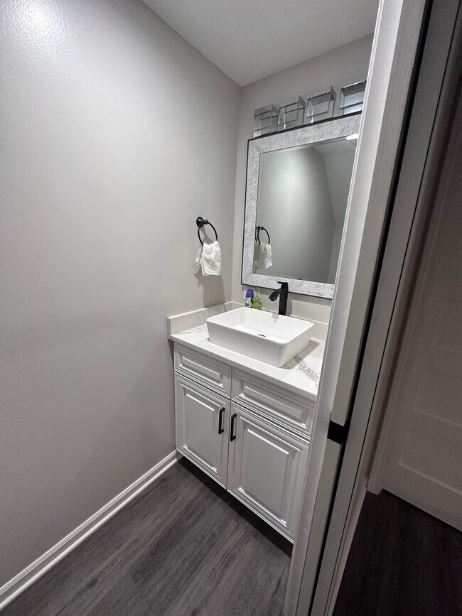 Basement half bath - 563 Horizon Dr W