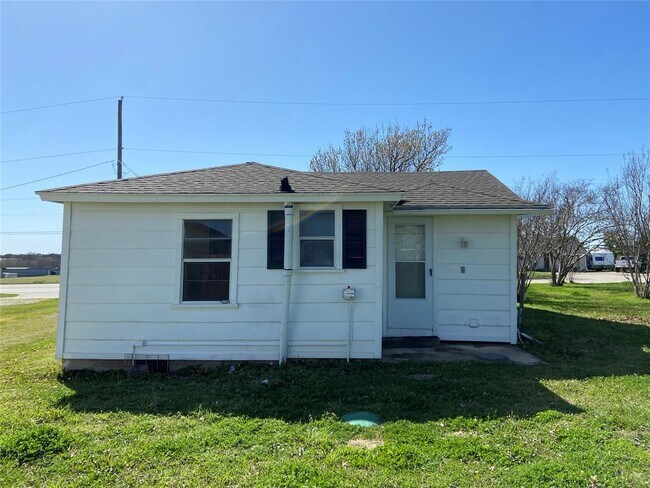 Building Photo - 843 FM982