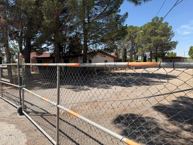 Building Photo - 10650 Socorro Rd