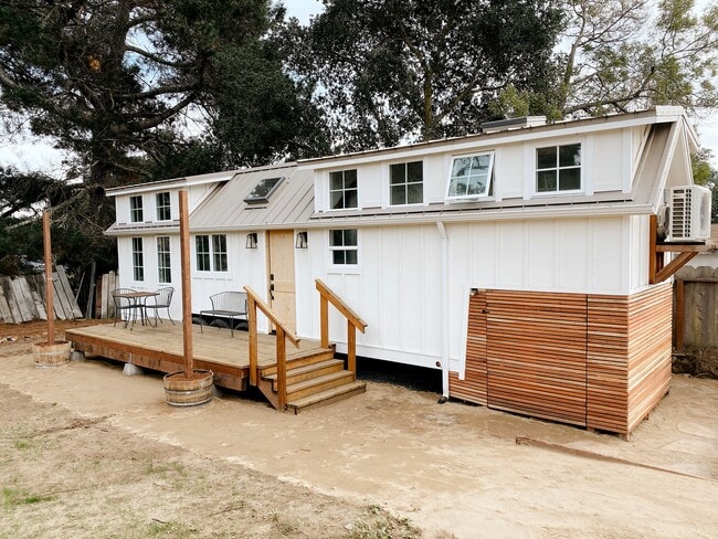 Building Photo - 46 Blake Ave