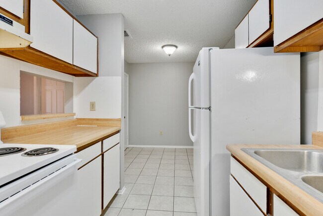 Building Photo - 844 Hammond Manor Dr