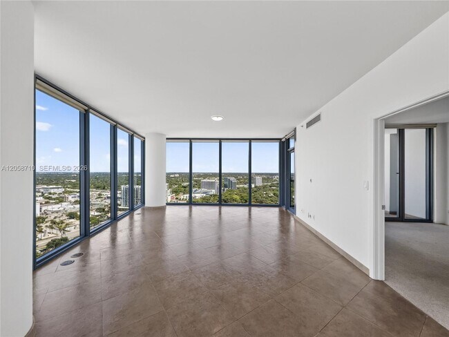 Foto del edificio - 601 NE 36th St