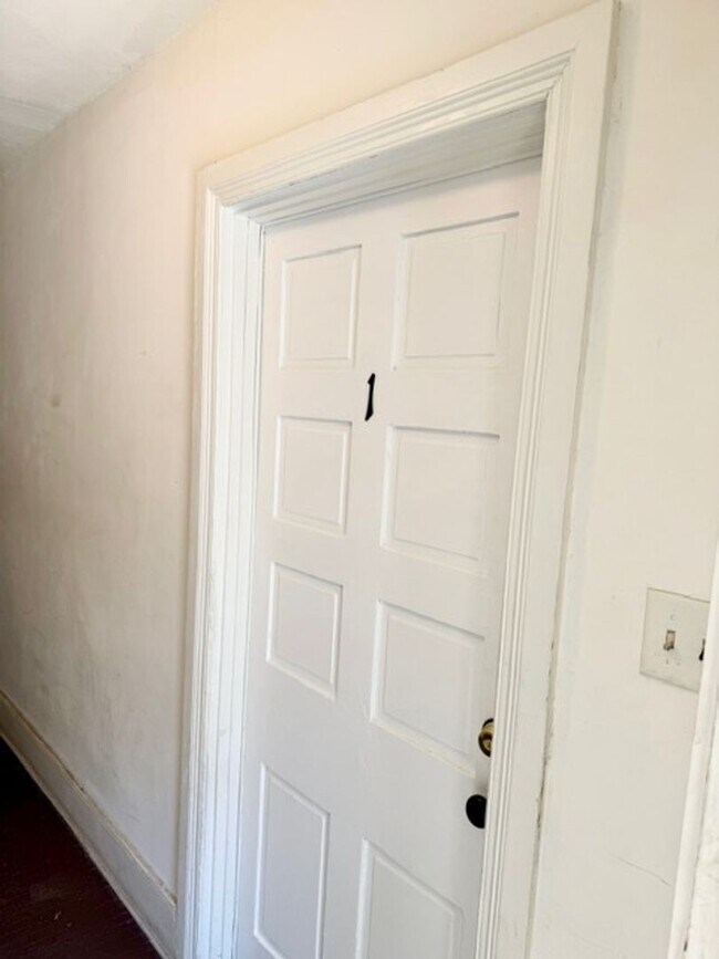 Foto del edificio - 745 E Market St