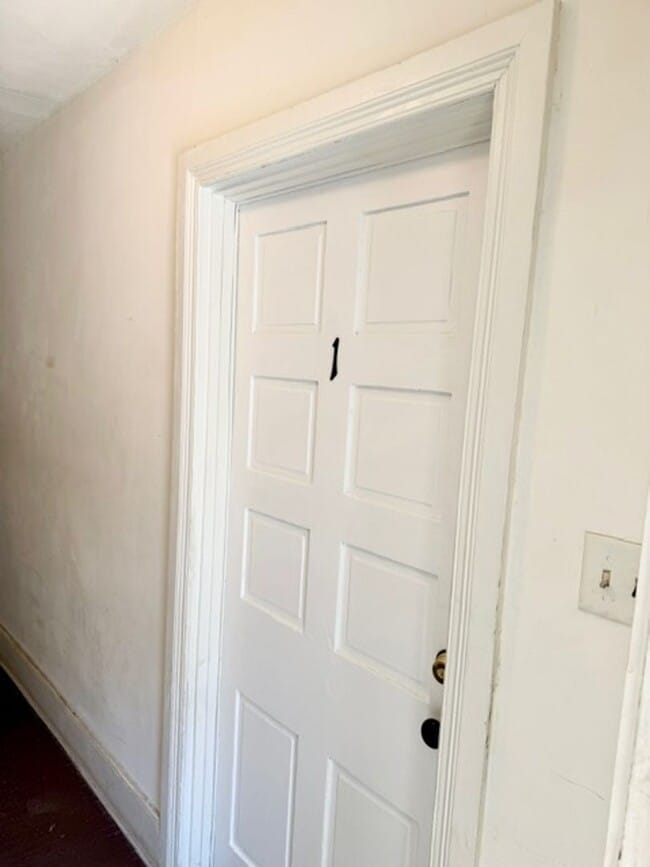 Building Photo - 745 E Market St