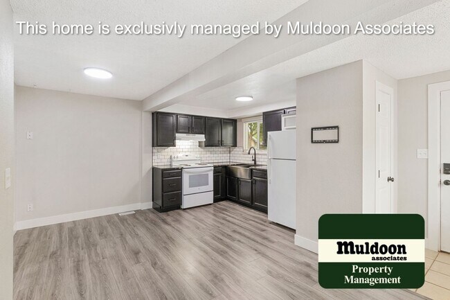 Foto del edificio - Beautifully remodeled Centrally located bu...