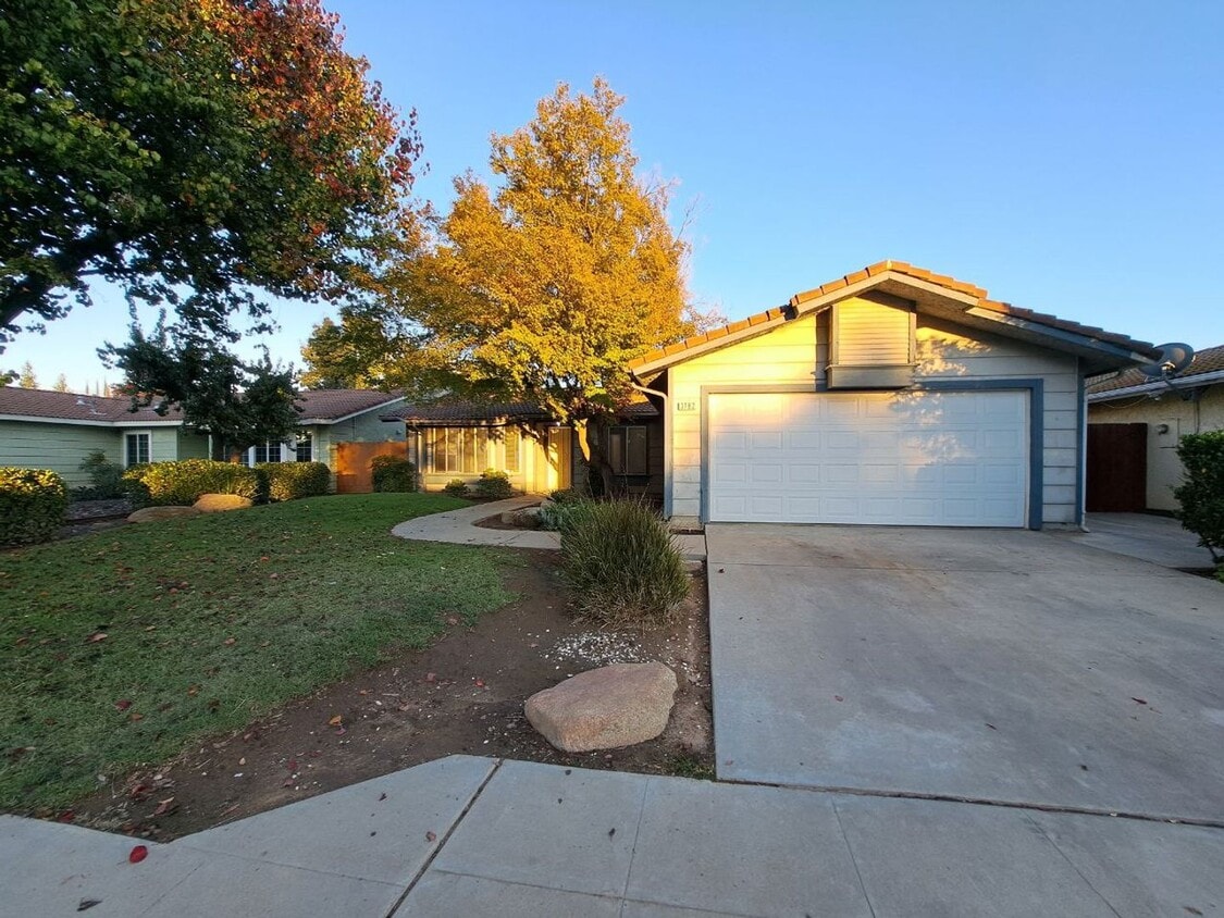 Primary Photo - Charming Fresno Home with Beautiful Curb Appeal!