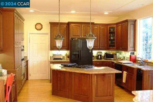 Building Photo - 1364 Laverock Ln