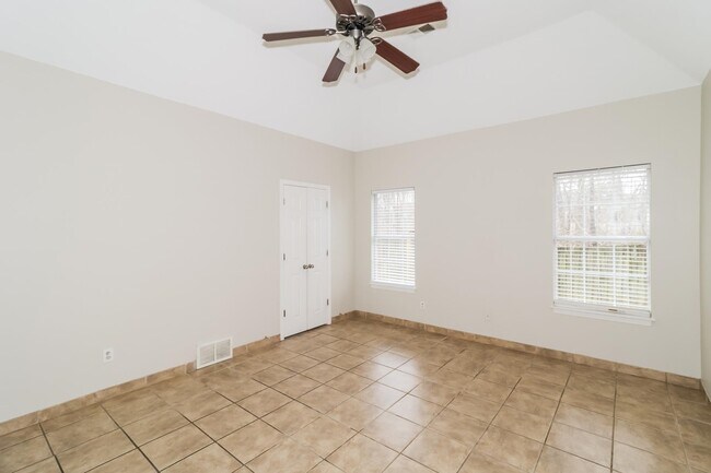 Foto del edificio - 6815 Kerry Valley Ln