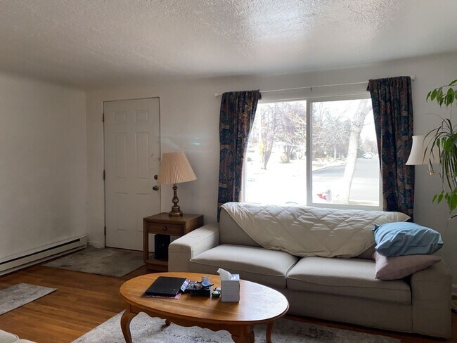 Building Photo - 1127 W Mulberry St