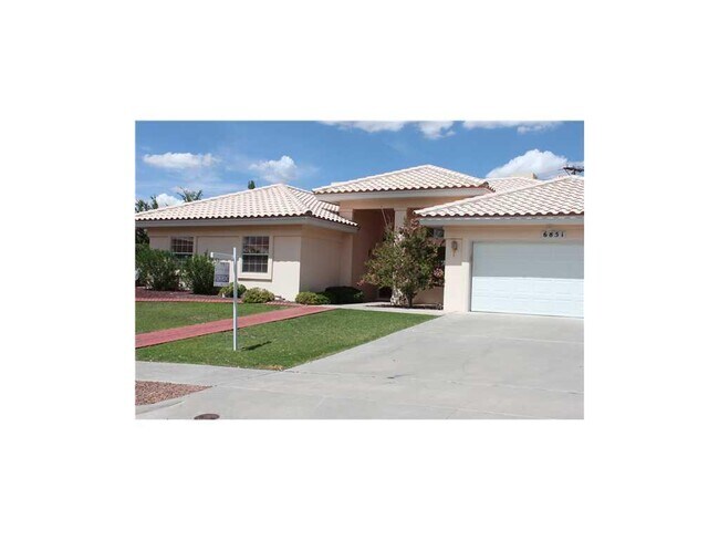 Foto del edificio - 6851 Rock Canyon Dr