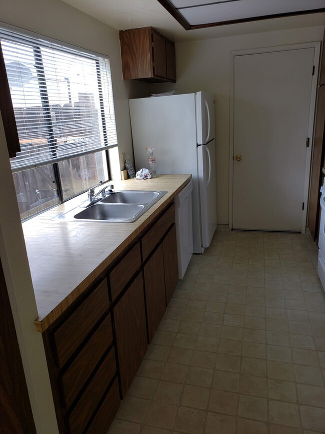 Building Photo - 1335 CAVALIER