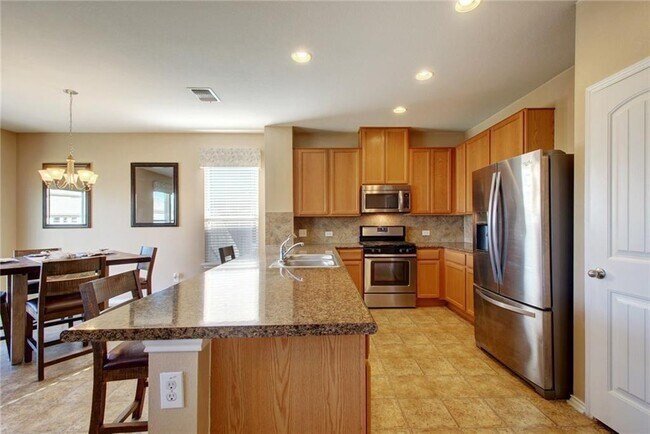 Building Photo - 5820 Sardinia Dr