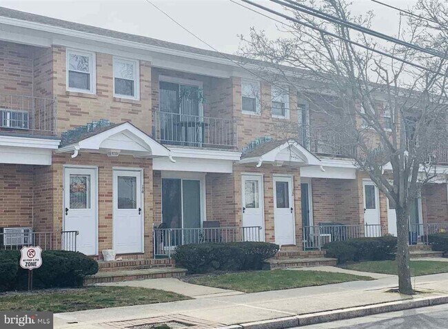 Building Photo - 27 N Annapolis Ave