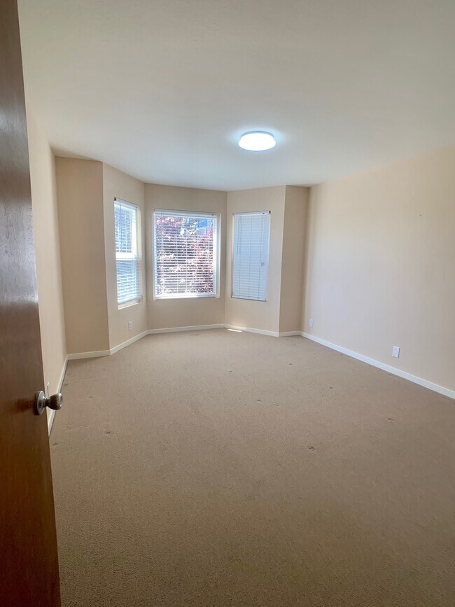 Building Photo - 1123 20th St