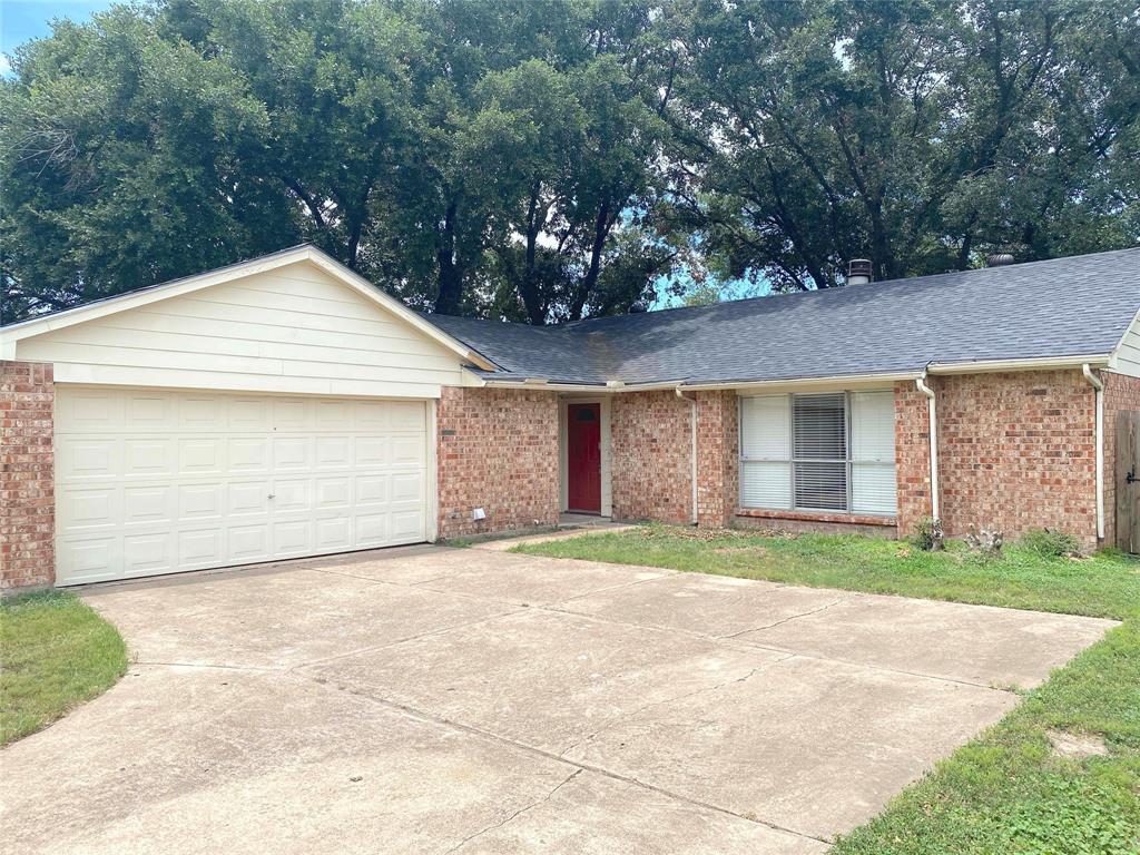 Primary Photo - 16222 Summer Dew Ln