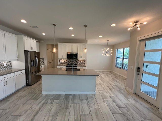 Building Photo - 8807 Antarus Dr