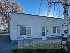 Building Photo - 596-596 N Blvd