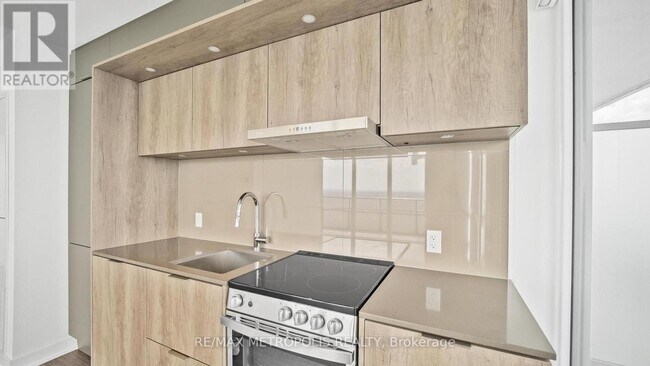 Photo du bâtiment - 448 Burnhamthorpe Rd W